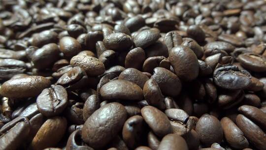 咖啡豆跳跃超慢动作4K