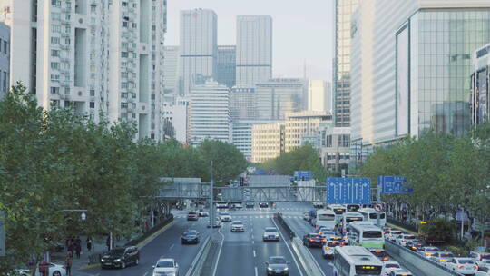 上海八佰伴城市车流人群