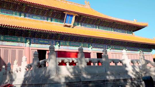 秋天北京历代帝王庙内的大殿视频素材模板下载