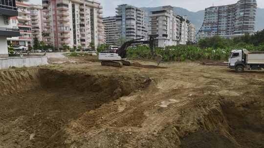 房屋建筑工地鸟瞰图开始施工