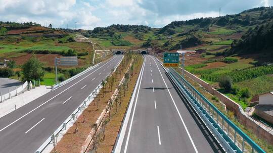 高速公路建设视频新建成的云南宁永高速公路视频素材模板下载