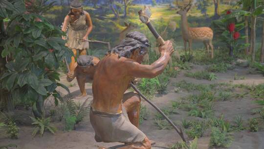 古人东夷原始人打猎捕鱼酿酒盖屋生活场景视频素材模板下载