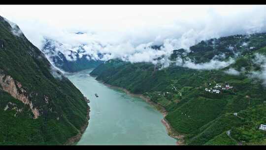 航拍重庆巫山巫峡峡口风光