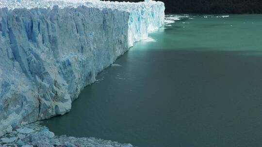 阳光照耀在冰川上视频素材模板下载