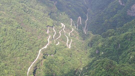 湖南张家界蜿蜒盘山公路