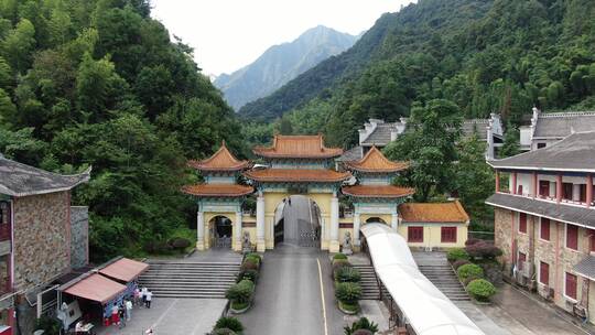 航拍贵州梵净山景区大门