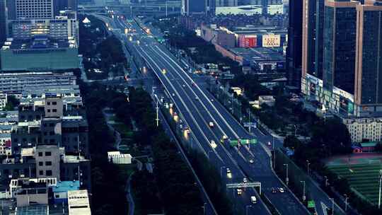 凌晨时分的城市道路建筑空镜头