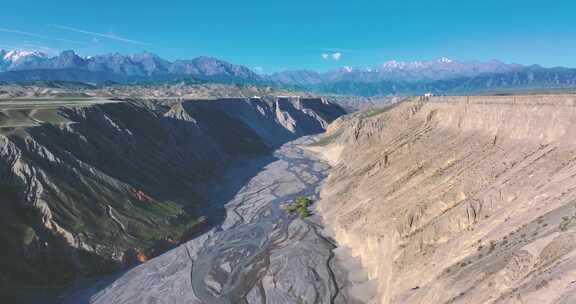 航拍安集海大峡谷