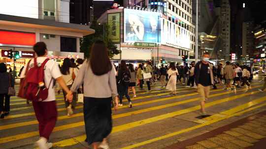 香港斑马线行人过马路红绿灯路口人行横道