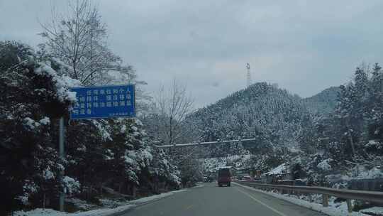 冬天车窗外冬天雪景实拍