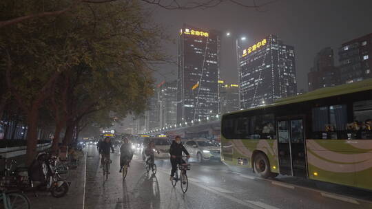 白领下班 都市夜晚 深夜加班