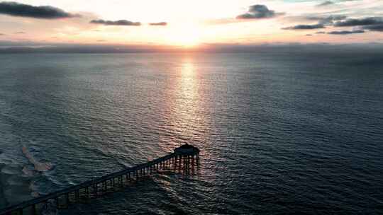 大海航拍日出海水海面海浪