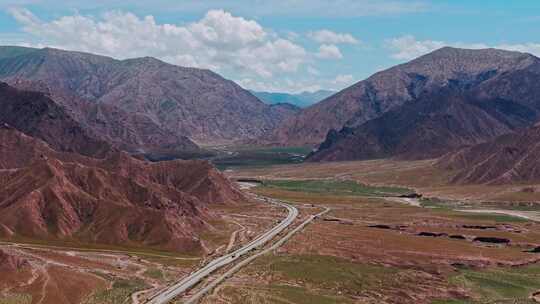 荒漠中的公路