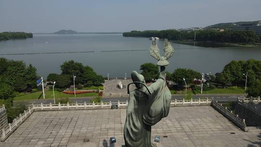 武汉东湖放鹰台李白雕像航拍视频素材模板下载