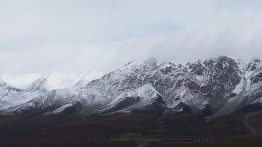 航拍青藏高原青海祁连山脉天境祁连雪山雪景