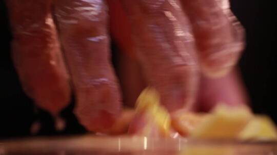 米酒葱姜腌制鸡肉去腥视频素材模板下载