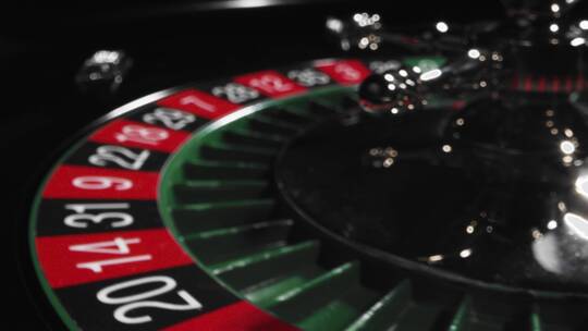 赌桌上的轮盘视频素材模板下载