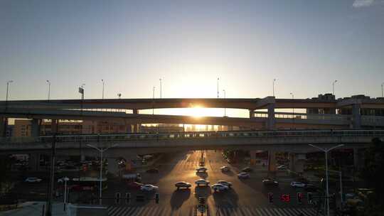 航拍合肥地铁三号线幼儿师范站列车与夕阳