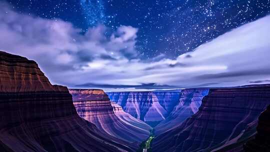 峡谷星夜 云影环绕 自然壮丽之景