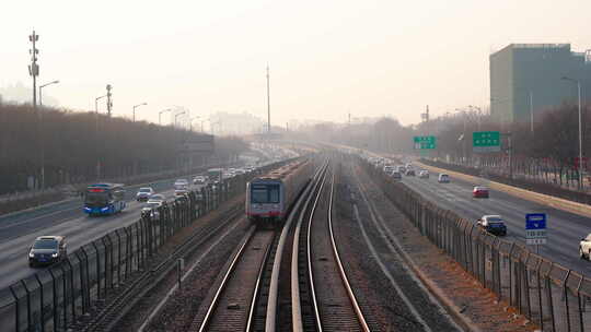 北京城市地铁车流空气污染雾霾