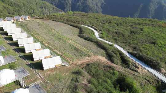 户外露营地帐篷房屋全景