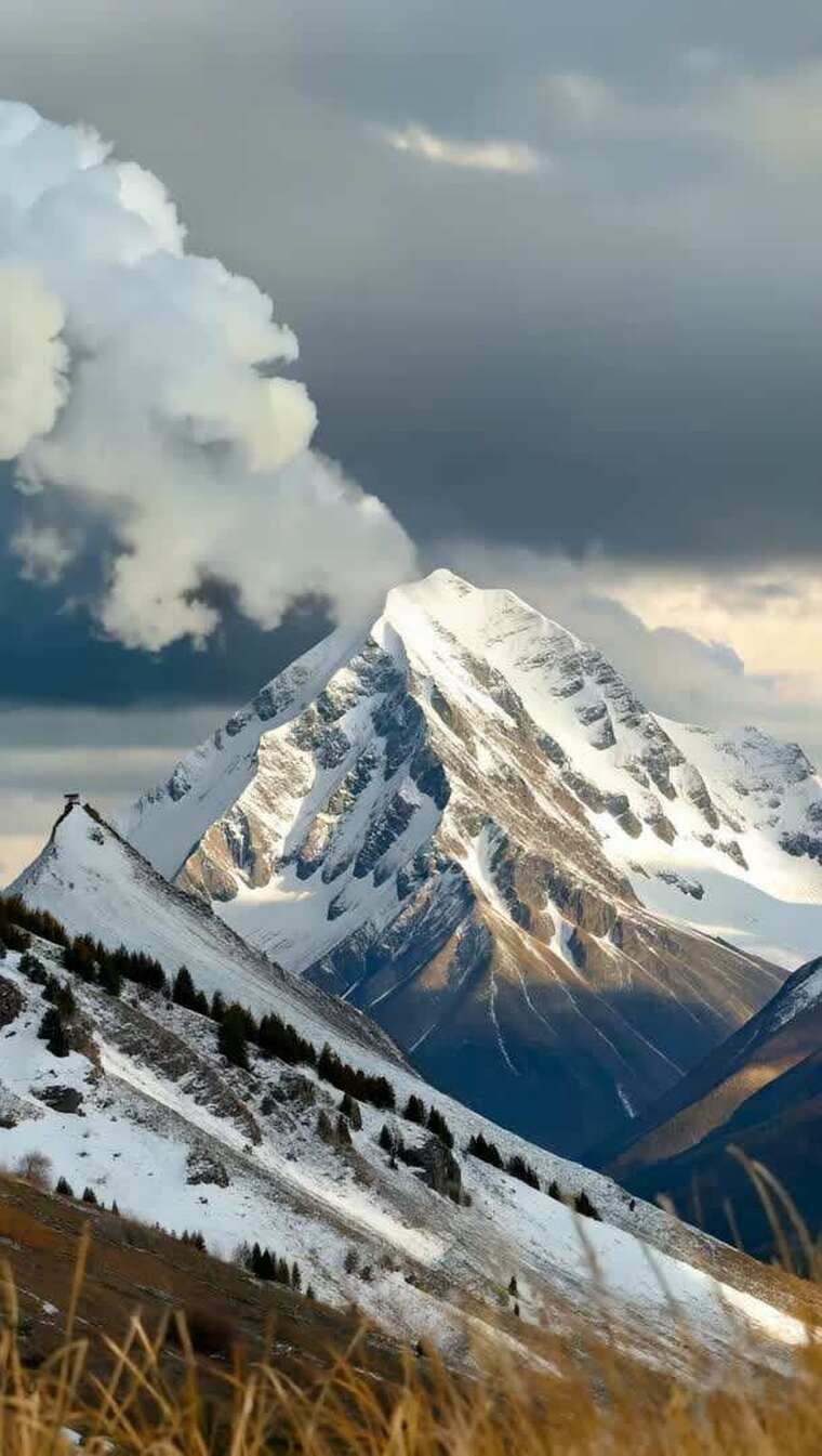 雪山自然风光全景