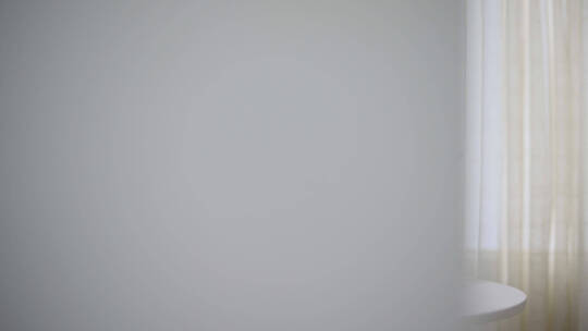 4k唯美清新窗帘飘动房间读书实拍视频