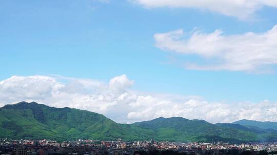 小镇天空云朵延时山蓝天白云夏天小清新乡村