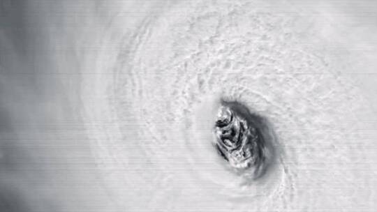 从太空特写飓风伊尔玛的风眼