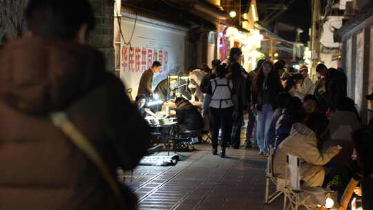 大理古城丽江节日街道商店街景