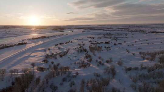 雪原夕阳风光全景