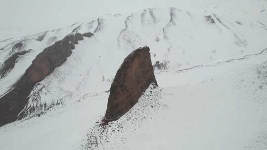 青海拉脊山冬日雪山航拍4k视频