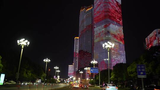 城市夜景开车行驶第一视角夜晚下班驾驶汽车