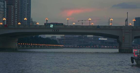 日落黄昏广州珠江渡轮水上公交景色景观人文