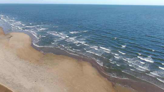 湛江海浪沙滩航拍