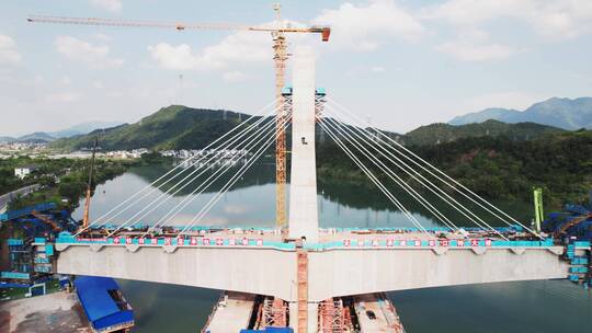航拍新安江上在建的建德大桥视频素材模板下载