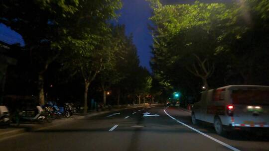 上海封城中的寂静夜晚建筑道路
