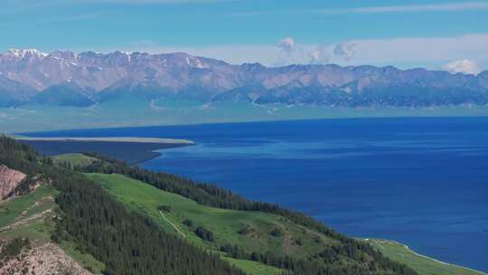 赛里木湖山川湖泊自然风光