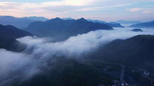 唯美大气的山川云海航拍