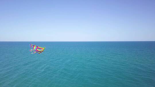 海上放飞的风筝