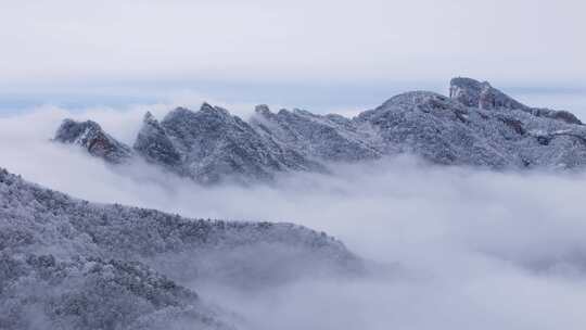 伏牛山冬季雪景云海雾凇