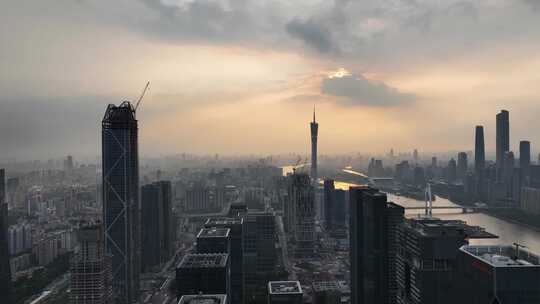 黄昏航拍广东省广州市珠江新城耶稣光景观