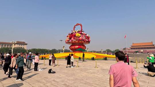 国庆节天安门广场巨型大花篮