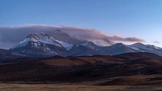 西藏阿里地区纳木那尼峰雪山云雾日落延时