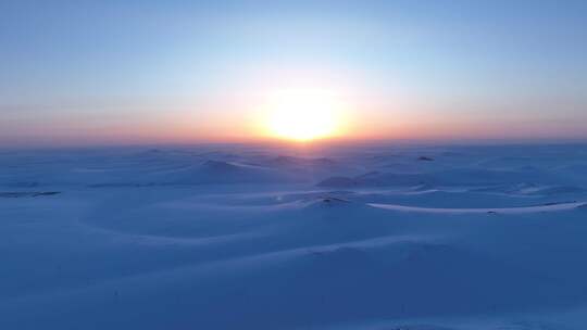 航拍寒冬内蒙古草原暮雪