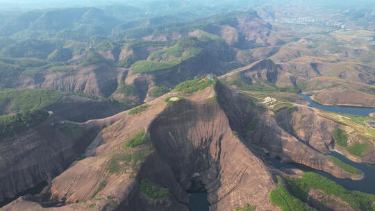 航拍湖南郴州高椅岭景区丹霞地貌峡谷