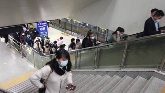 地铁 深圳地铁 挤地铁 通勤视频素材模板下载