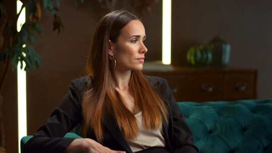 女人，关闭，笔记本电脑，沙发