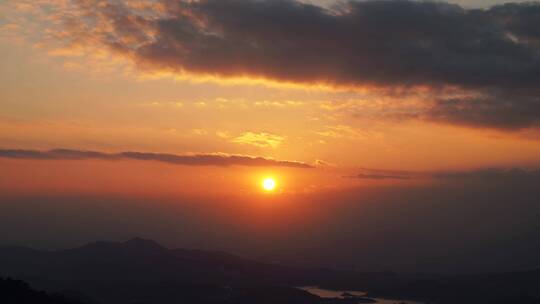 傍晚天空日落延时太阳下山夜幕降临