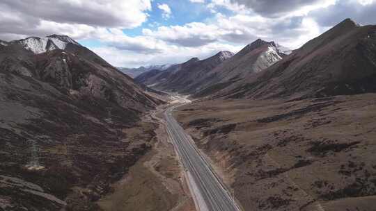 西藏林芝到拉萨林拉高速公路风光航拍